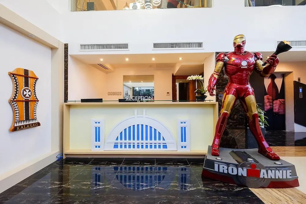 Heroes Hotel Manille 3*,