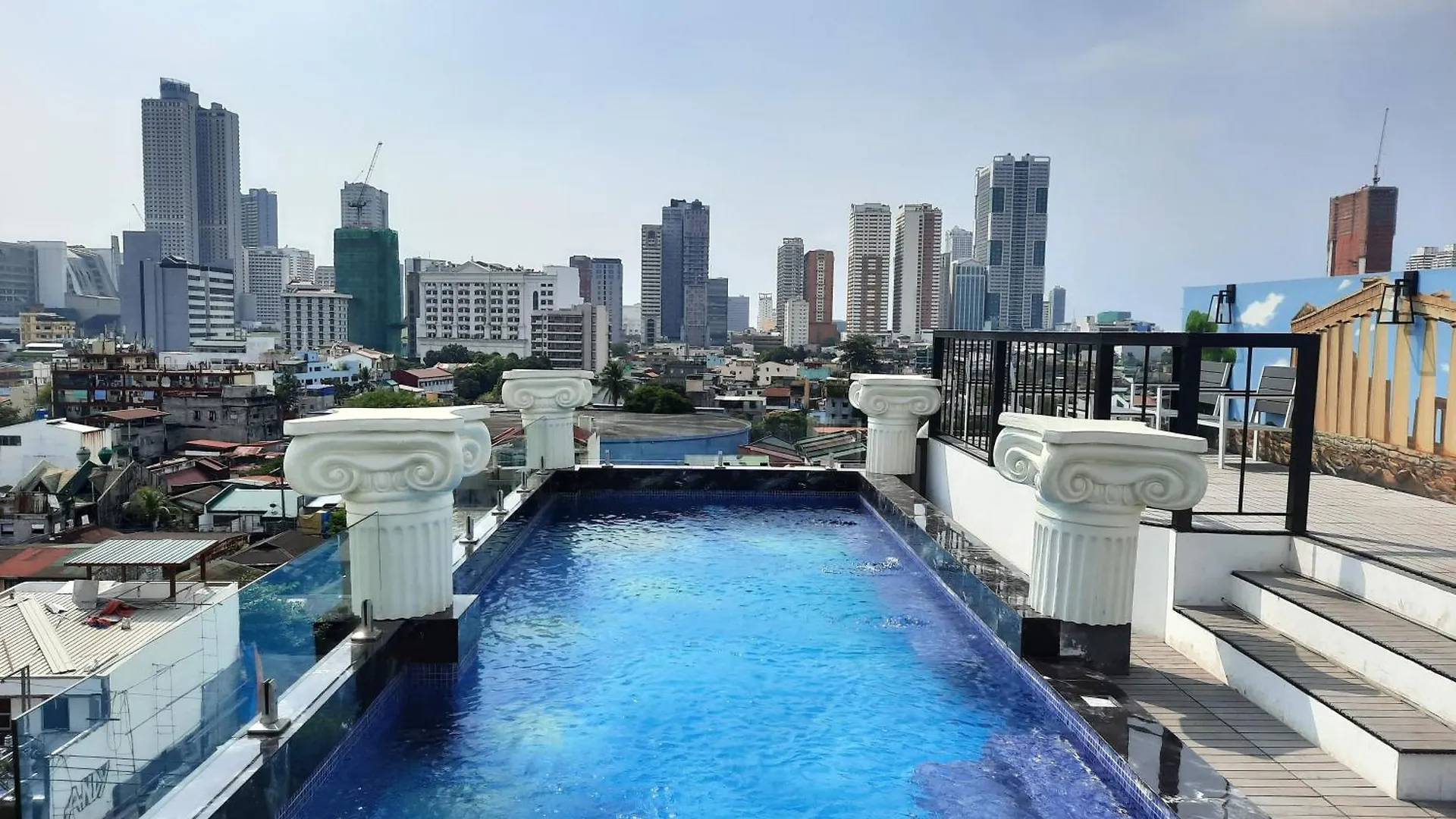 Heroes Hotel Manille