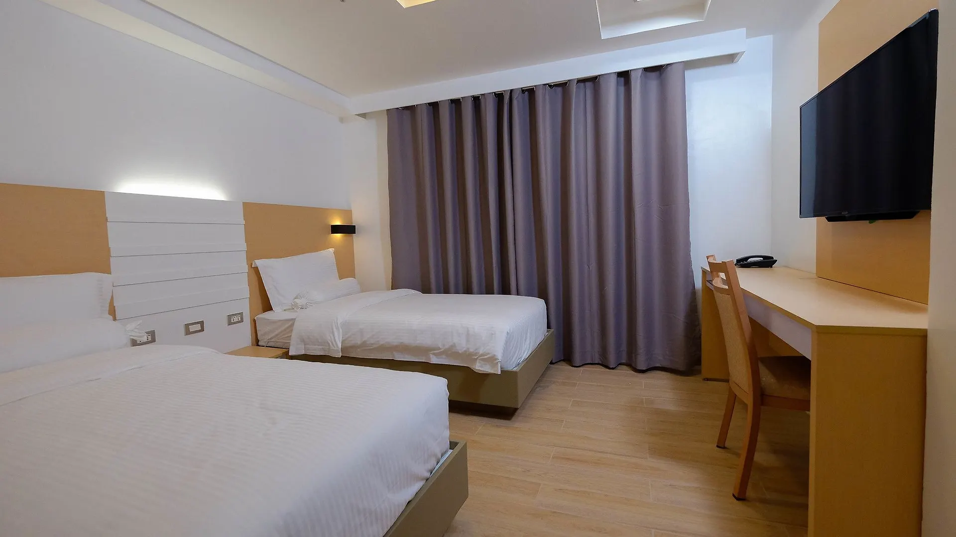 Heroes Hotel Manille