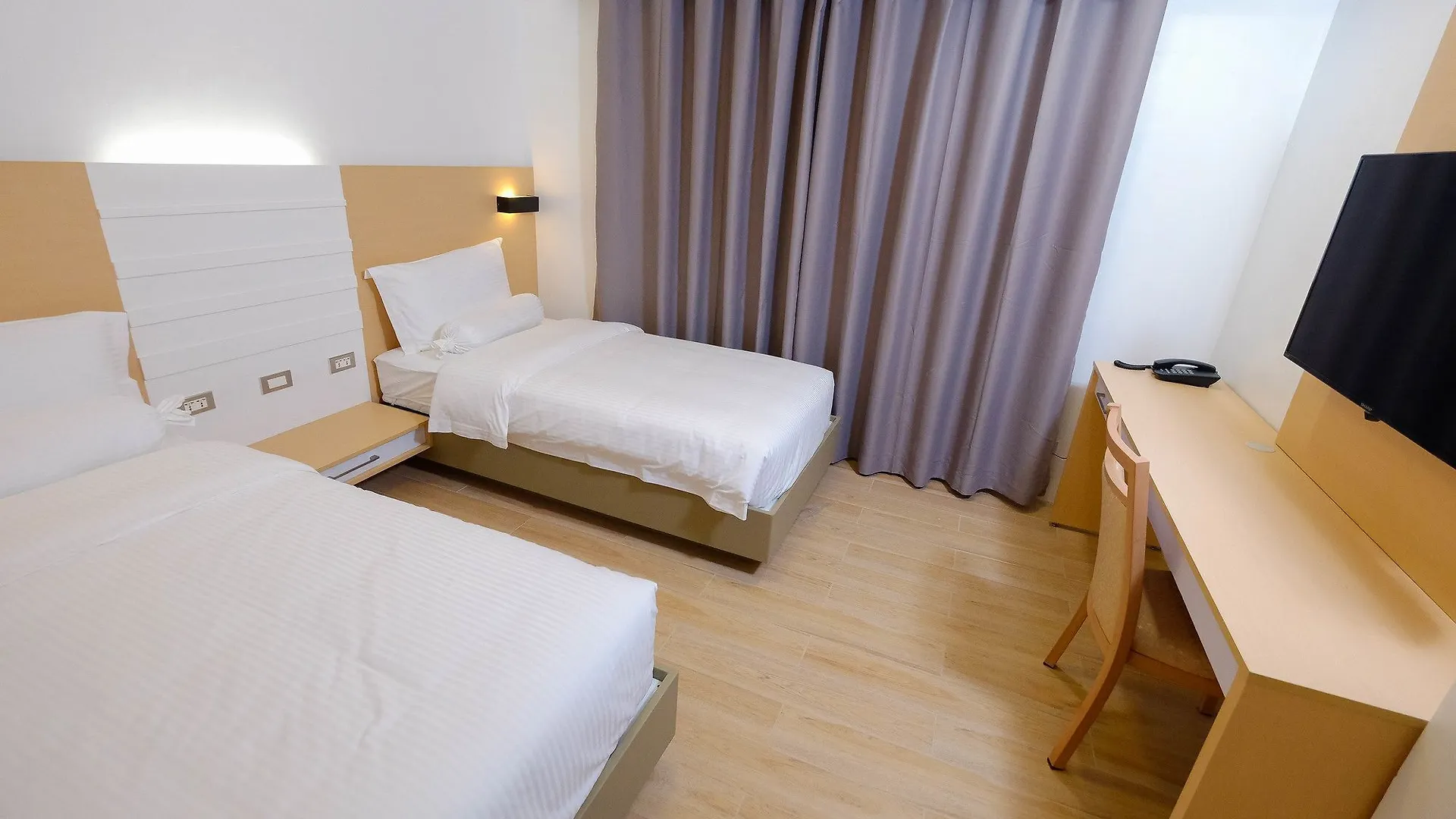 Heroes Hotel Manille