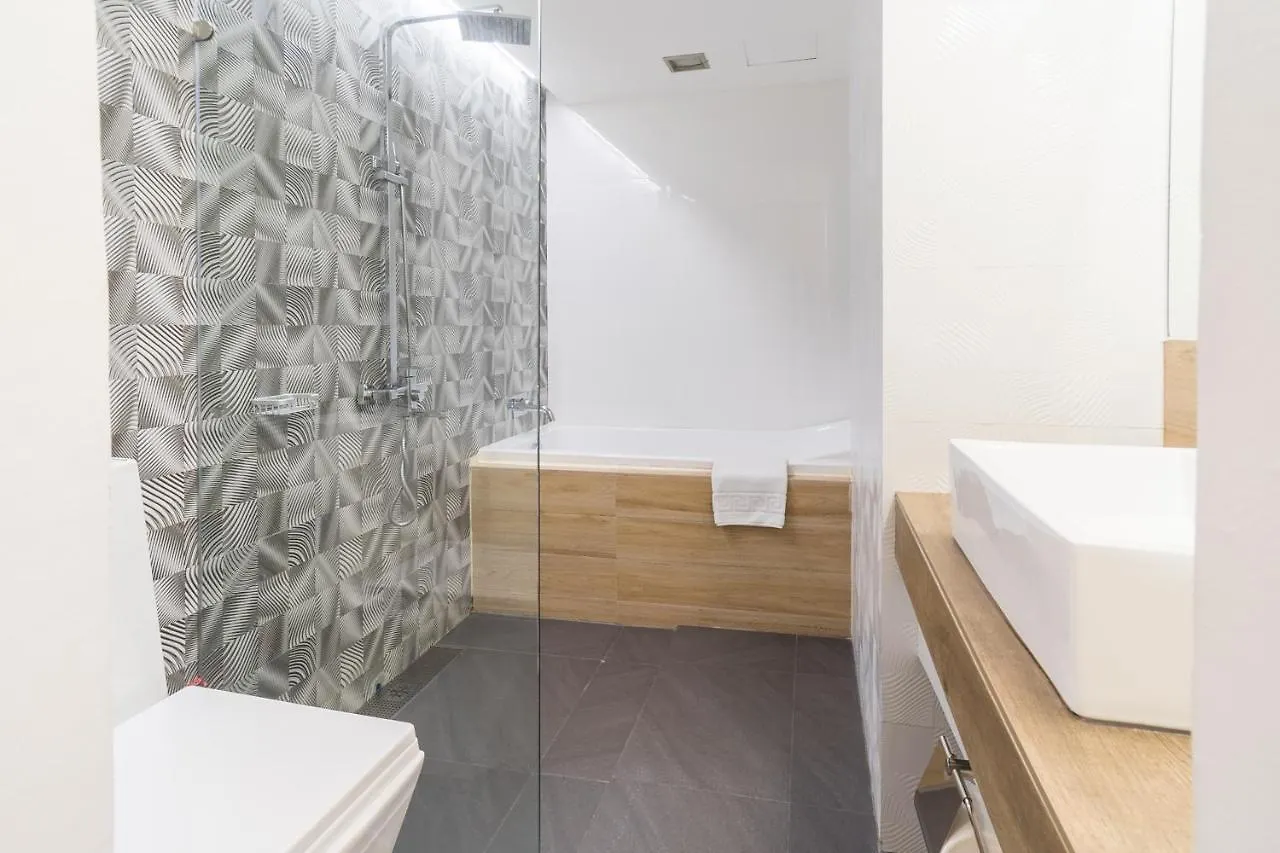 Heroes Hotel Manilla