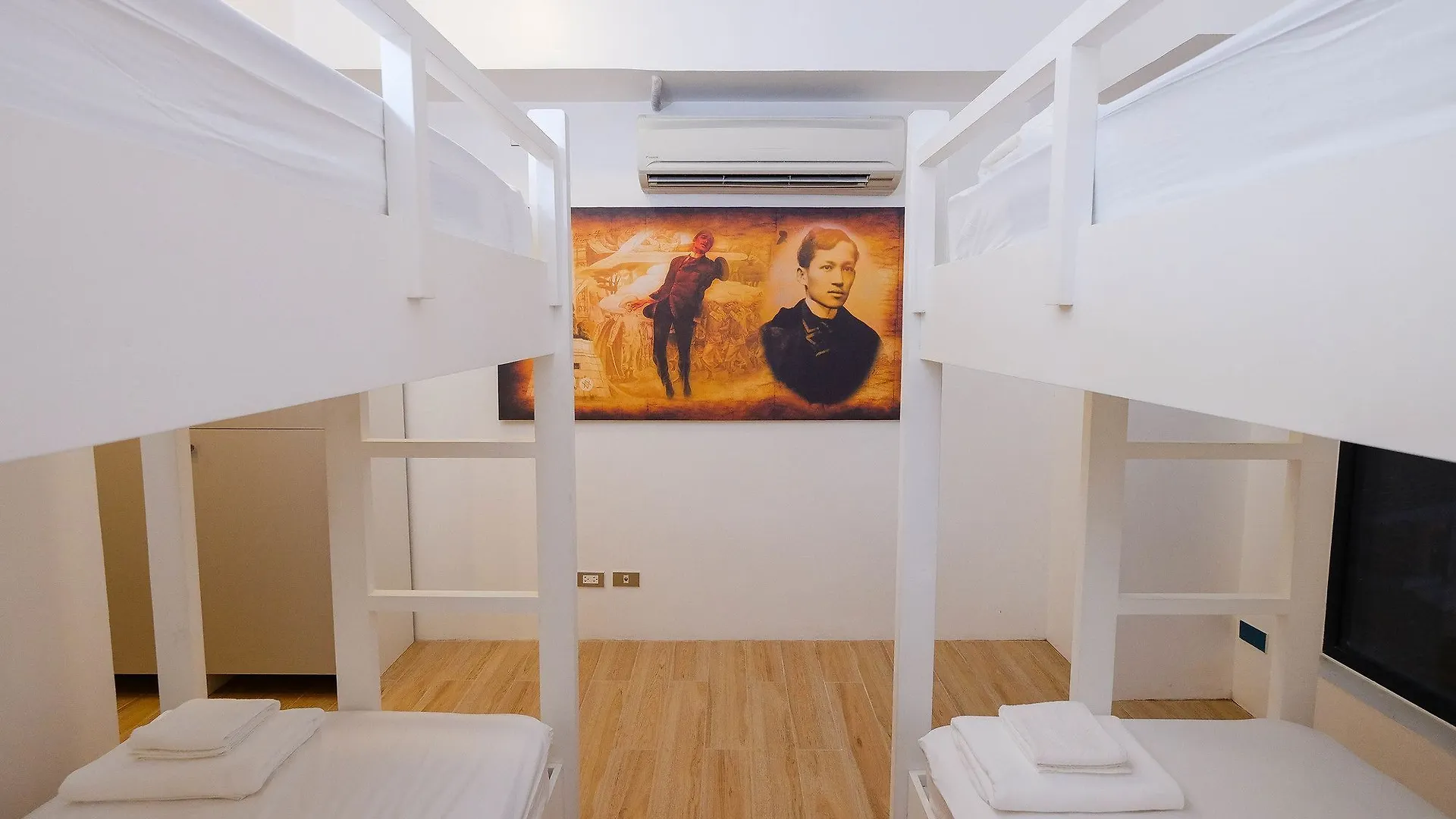 Heroes Hotel Manilla
